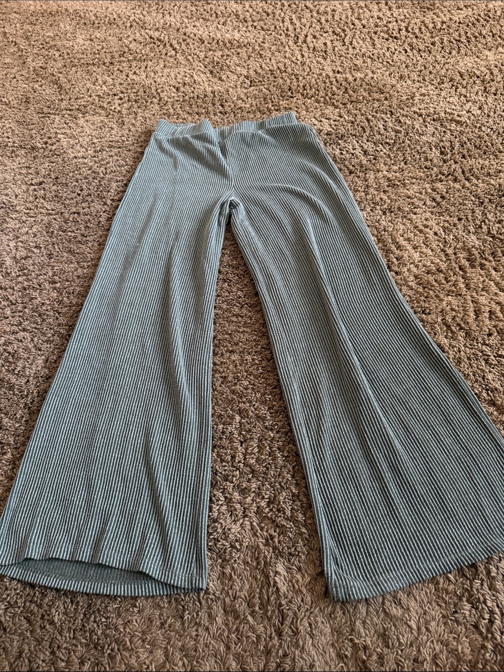 Discreet Wide-Leg Ribbed Pants in Light Gray and White Stripe